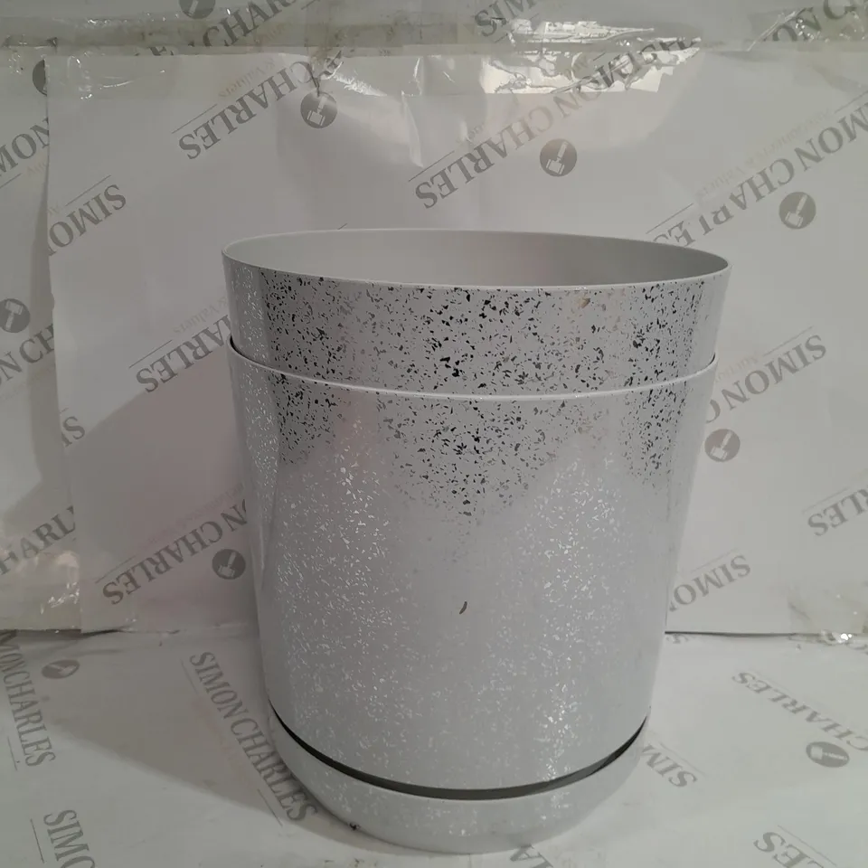 SET OF 2 WHITE AND SILVER PLASTIC PLANT POTS