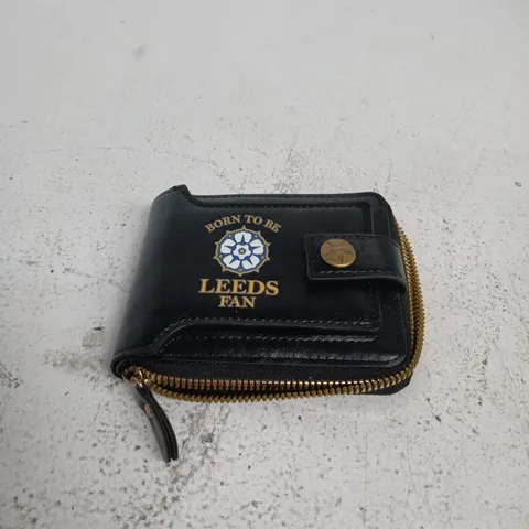 LEEDS FAN WALLET – BORN TO BE LEEDS, ZIP-AROUND
