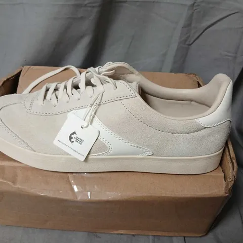 MARKS & SPENCER (M&S) BEIGE SUEDE TRAINERS – MEN’S UK 6, STANDARD FIT