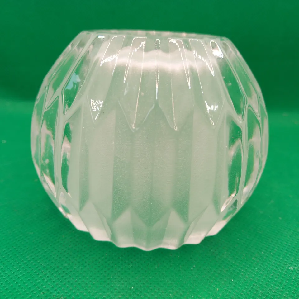 QUI19 ROUNDED GLASS SHADE WITH FROSTED INNER x 
