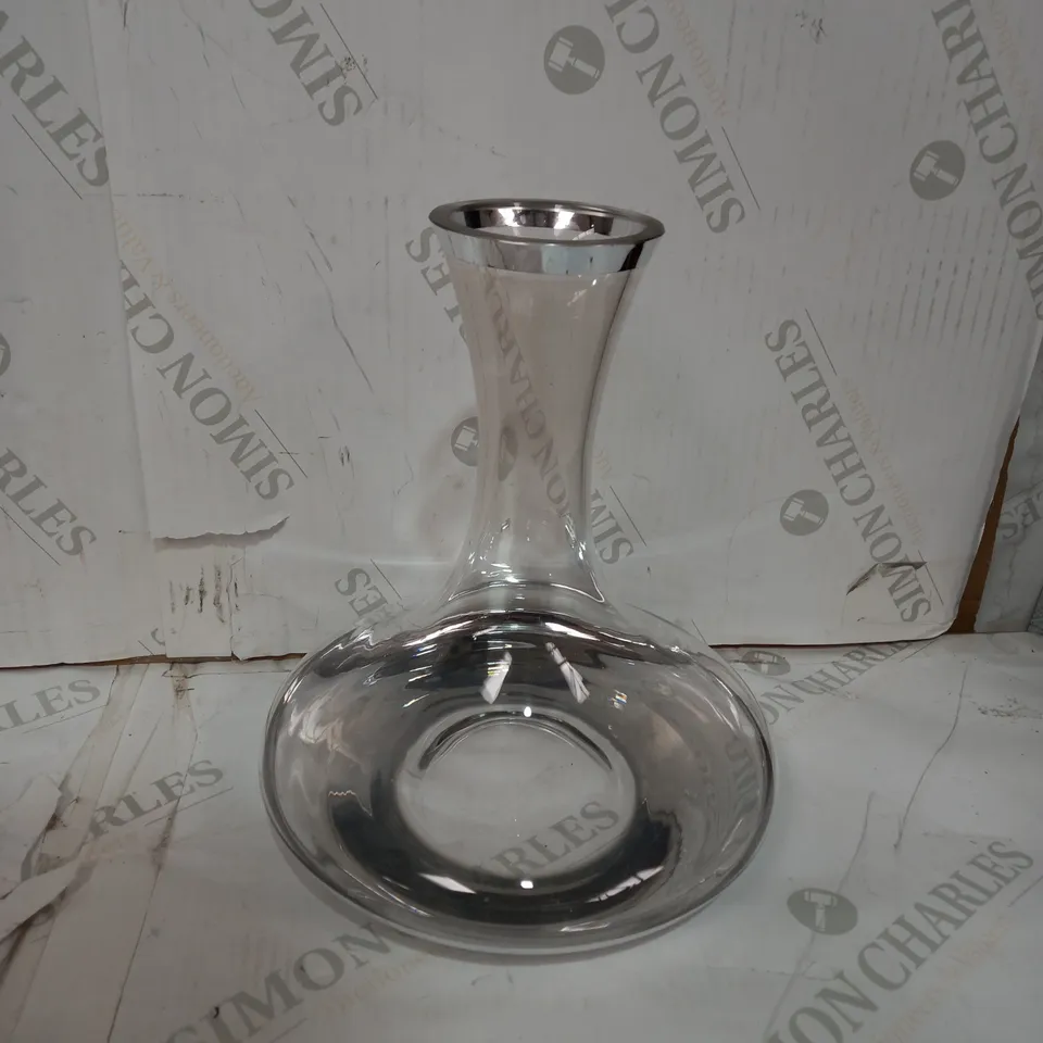 JULIEN MACDONALD GLASS VASE DECOR