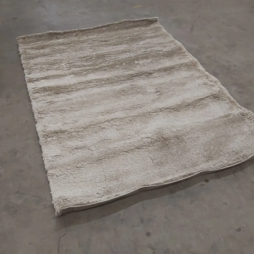 QUALITY DESIGNER AREA RUG - APPROXIMATELY 195 x 140cm