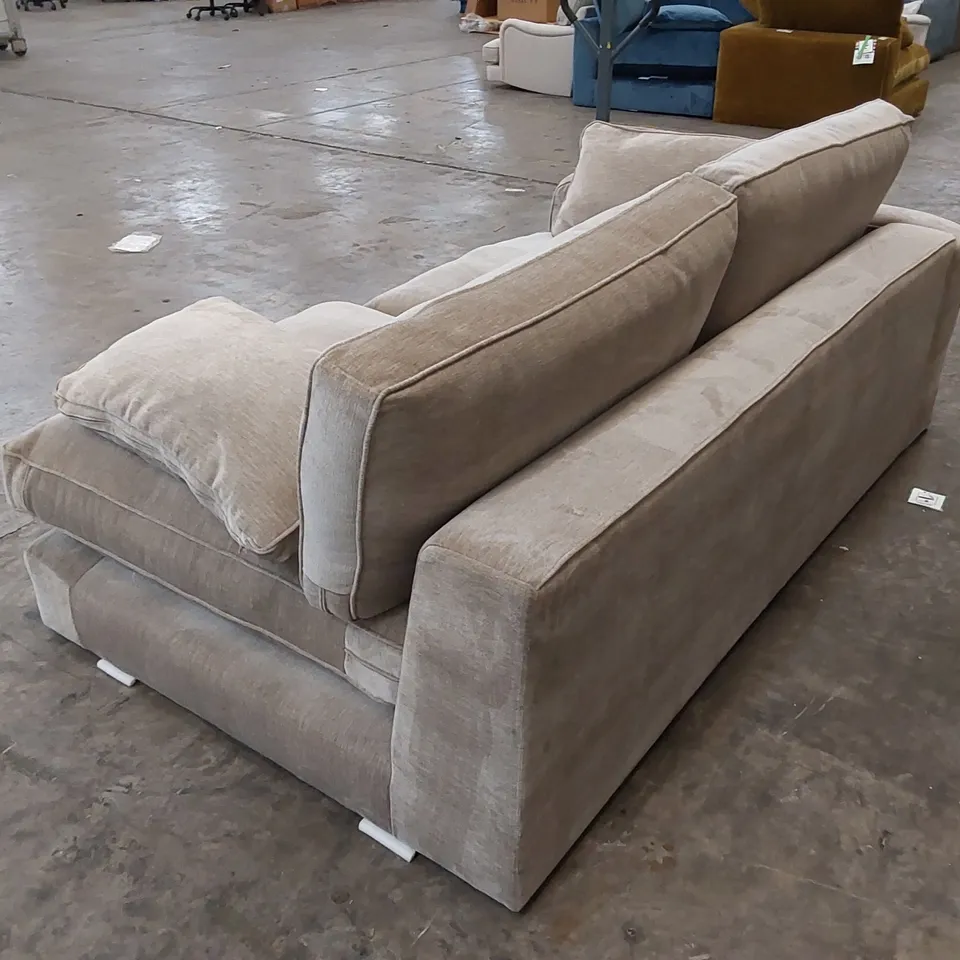 DESIGNER SOFA PIECE WITH CUSHIONS