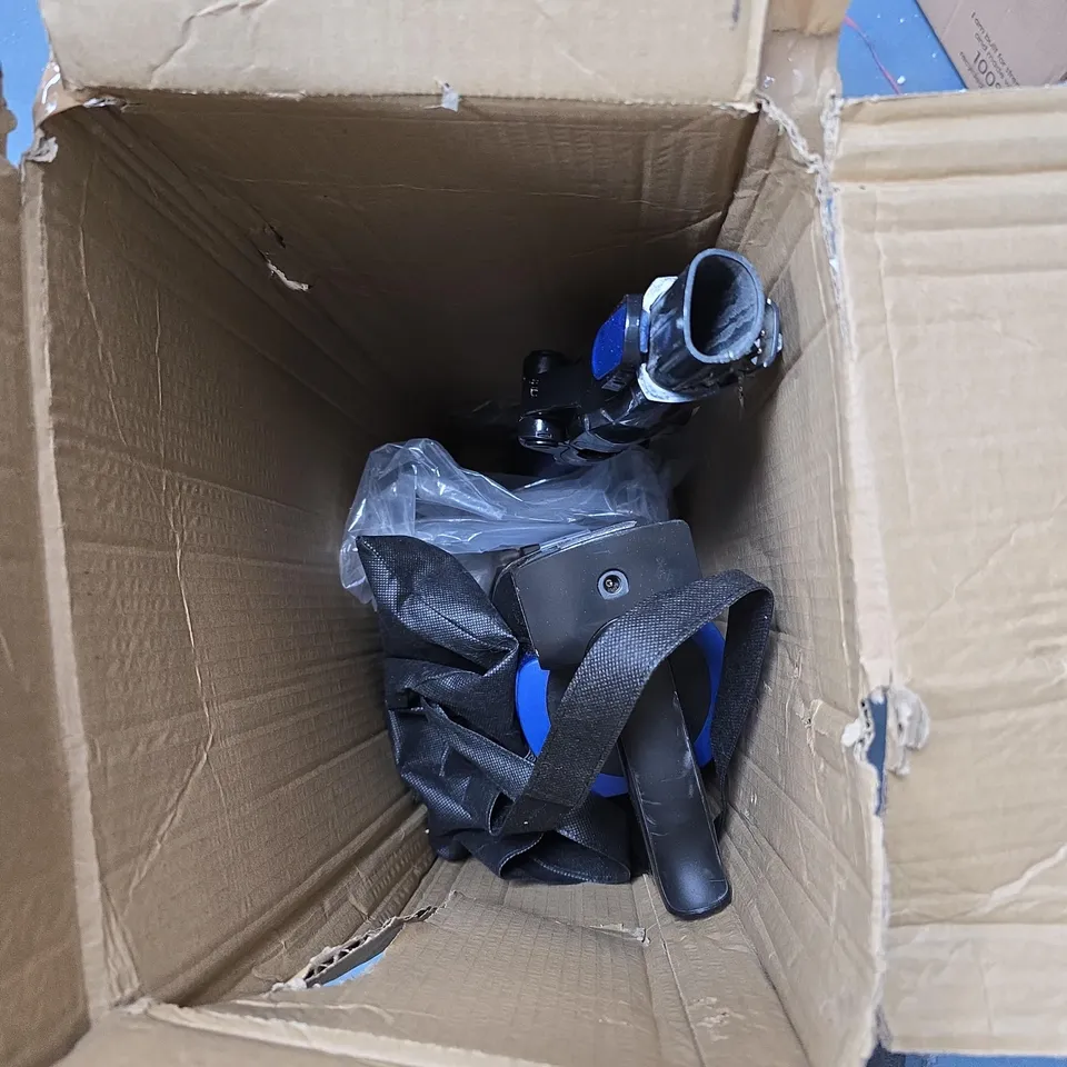 SHARK STRATOS CORDLESS VACUUM W/ ANTI HAIR WRAP & CLEAN SENSE IQ IZ400UKT