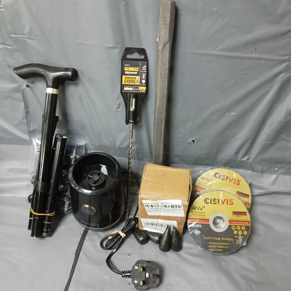 APPROXIMATELY 12 ASSORTED HOUSEHOLD ITEMS TO INCLUDE CISIVIS CUTTING WHEEL, WALKING STICK, FISHING WEIGHTS, ETC