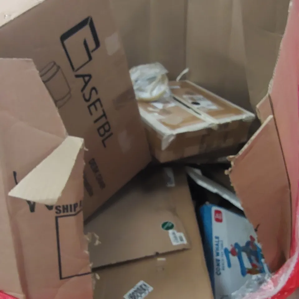 PALLET CONTAINING ASSORTED HOUSEHOLD PRODUCTS INCLUDING DESK CHAIRS, BATH TRAY, STEP LADDER, TOILET SEAT ETC 