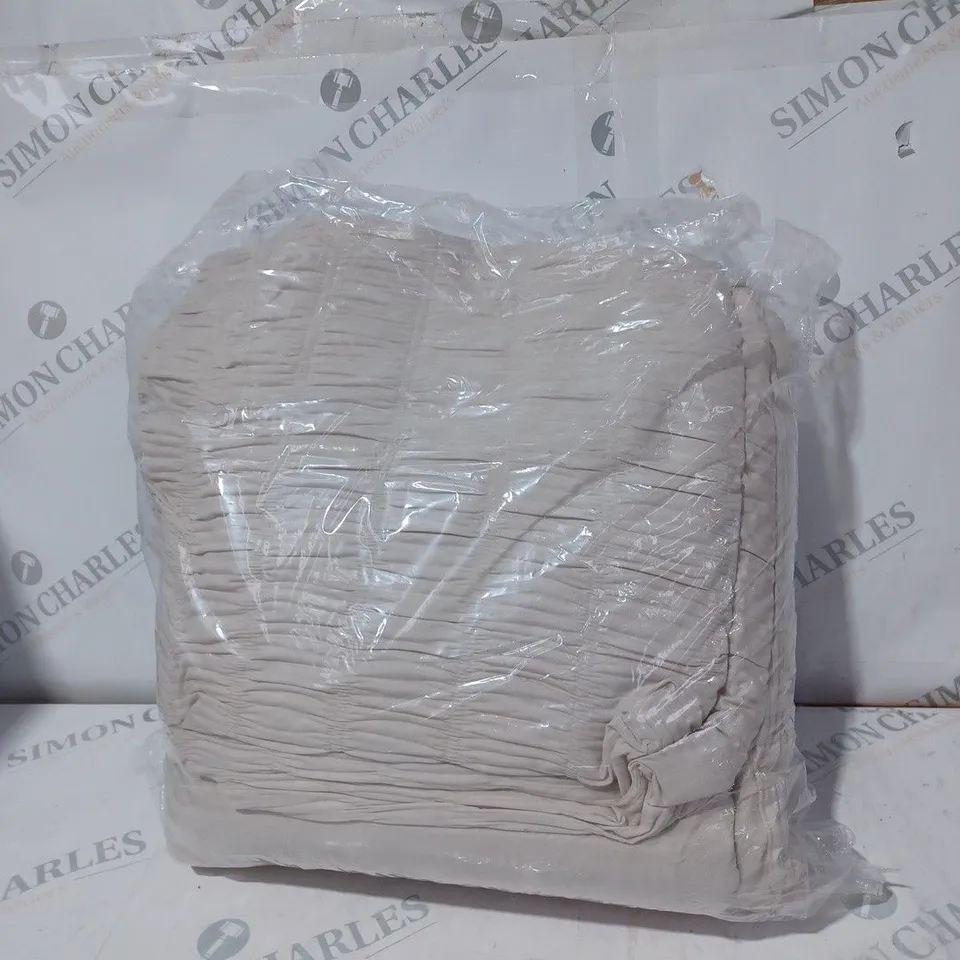 SUPERSOFT BY COZEE HOME TEXTURED STRIPE DUVET SET - KING SIZE