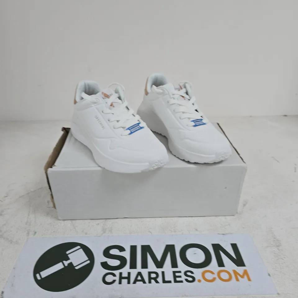 OUTLET SKECHERS UNO LITE SHIMMER ALONG LACE UP TRAINER SIZE 5