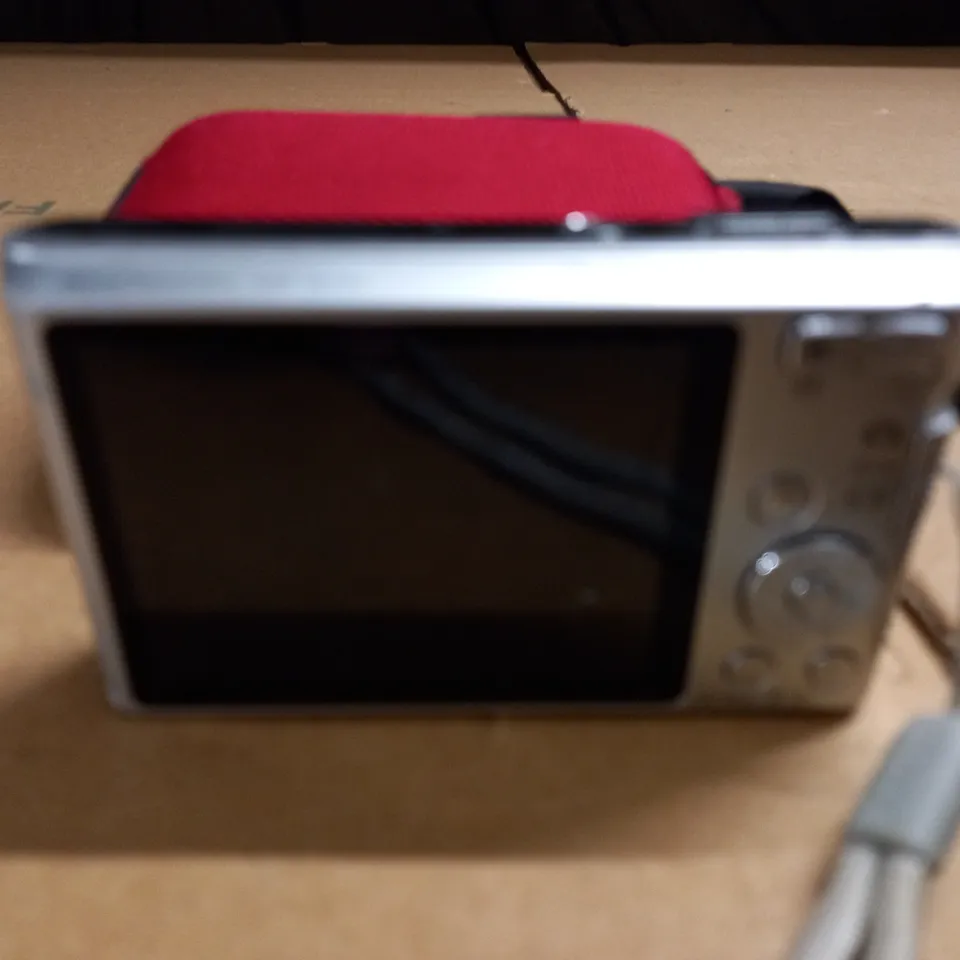 SONY CYBER SHOT 16:1 MP - DSC-W730