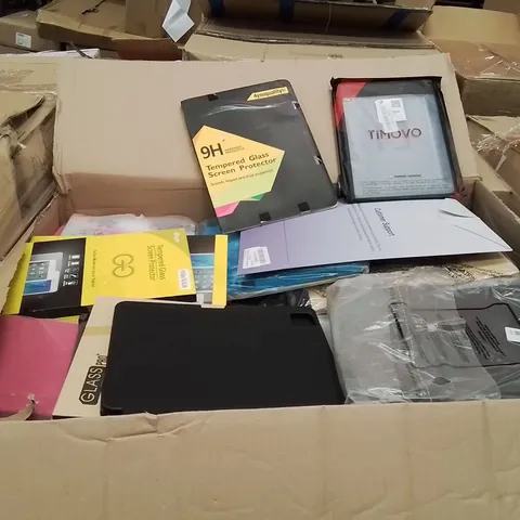 PALLET CONTAINING A LARGE QUANTITY OF TABLET CASES AND SCREEN PROTECTORS