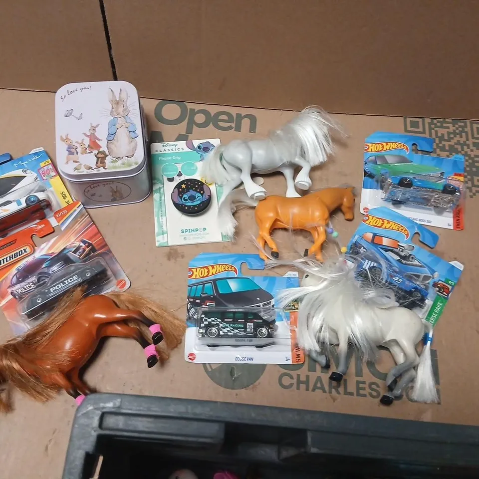 LARGE QUANTITY OF ASSORTED TOYS AND ACCESSORIES TO INCLUDE; HOTWHEELS CARS, MATCH BOX CARS, HORSE FIGURES