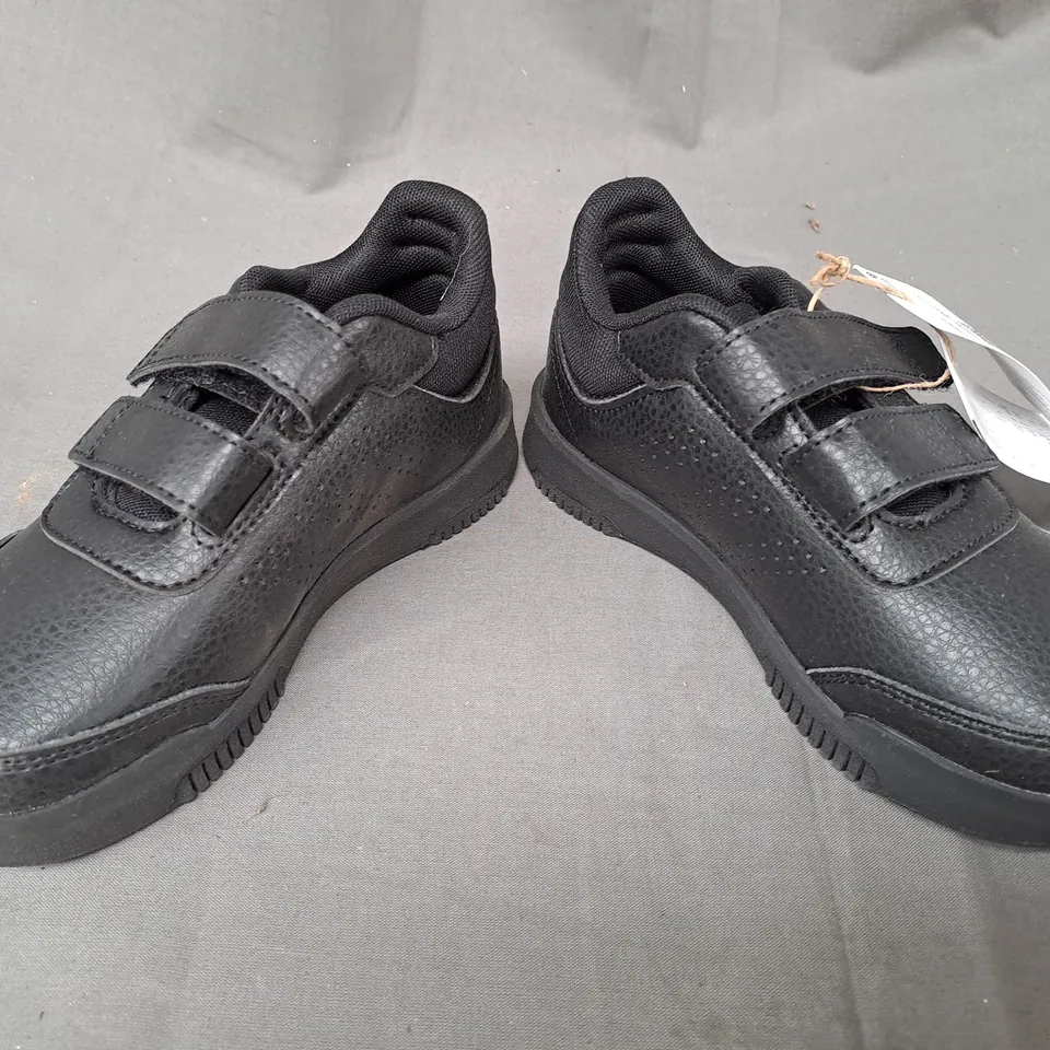 BOXED PAIR OF ADIDAS TENSAUR SPORT 2.0 KIDS SHOES IN BLACK UK SIZE 11