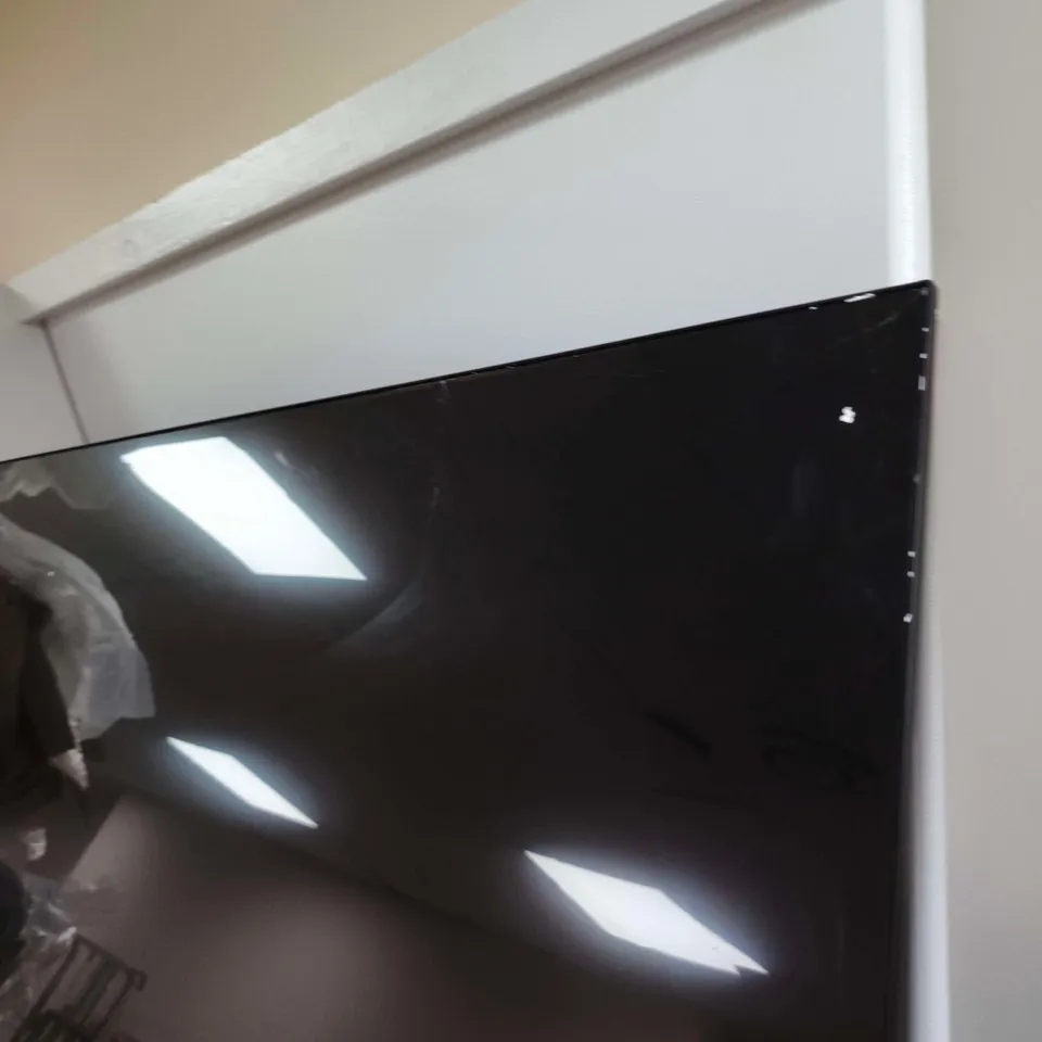 SAMSUNG 65-INCH LED TV – CRACKED SCREEN UNTESTED 