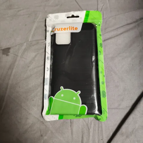 BOX OF ASSORTED MOBILE PHONE ACCESSORIES INCLUDING CRUZERLITE PHONE COVER , LEYI PHONE COVER AND JETECH SCREEN PROTECTOR 