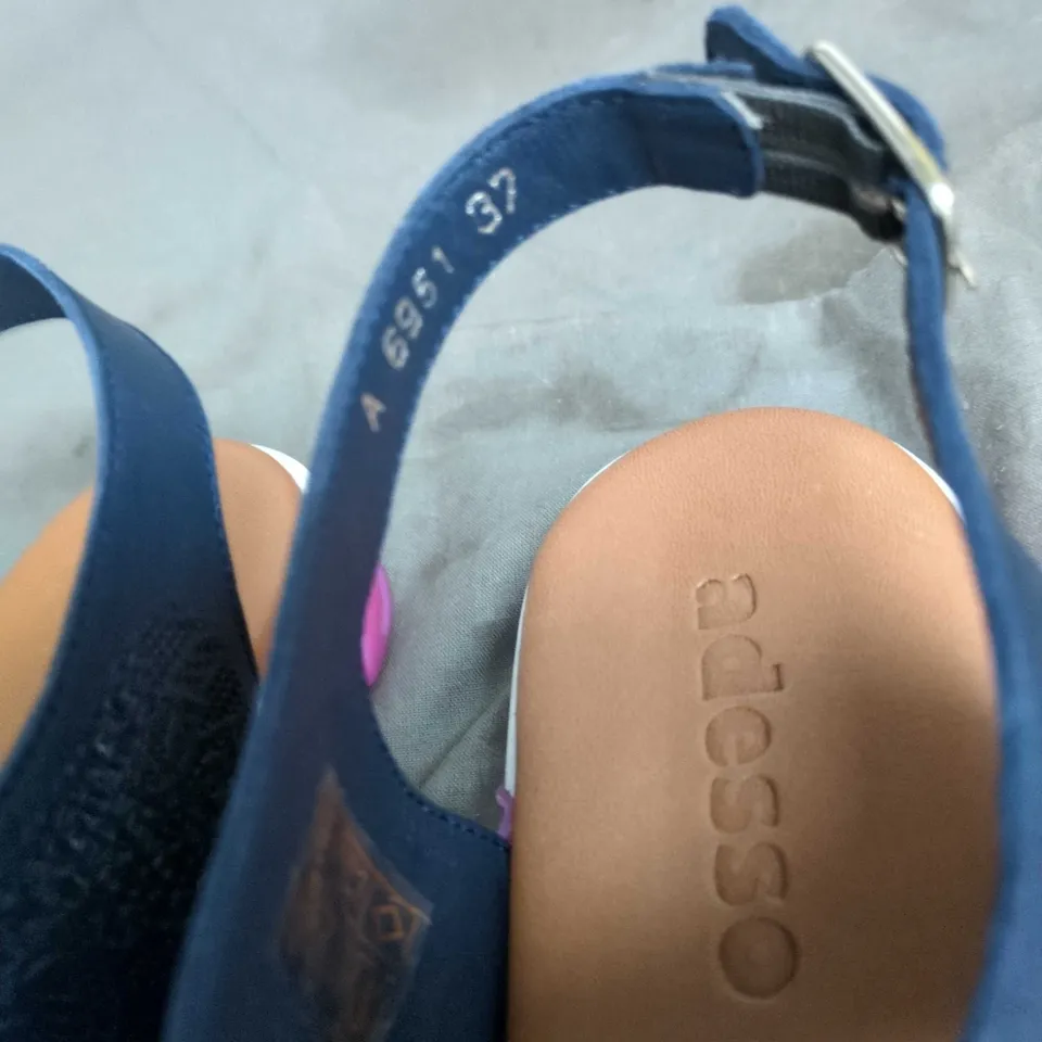 ADESSO WOMEN'S NAVY SANDALS WITH PINK SOLE - EU 37 (UK 4.5)