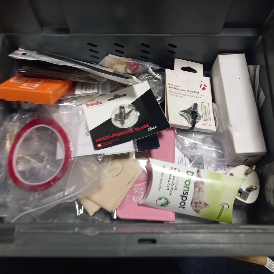 LOT OF ASSORTED HOUSEHOLD ITEMS TO INCLUDE GLASS AWARENESS STICKERS, MAM SOOTHERS AND GOLF TEES