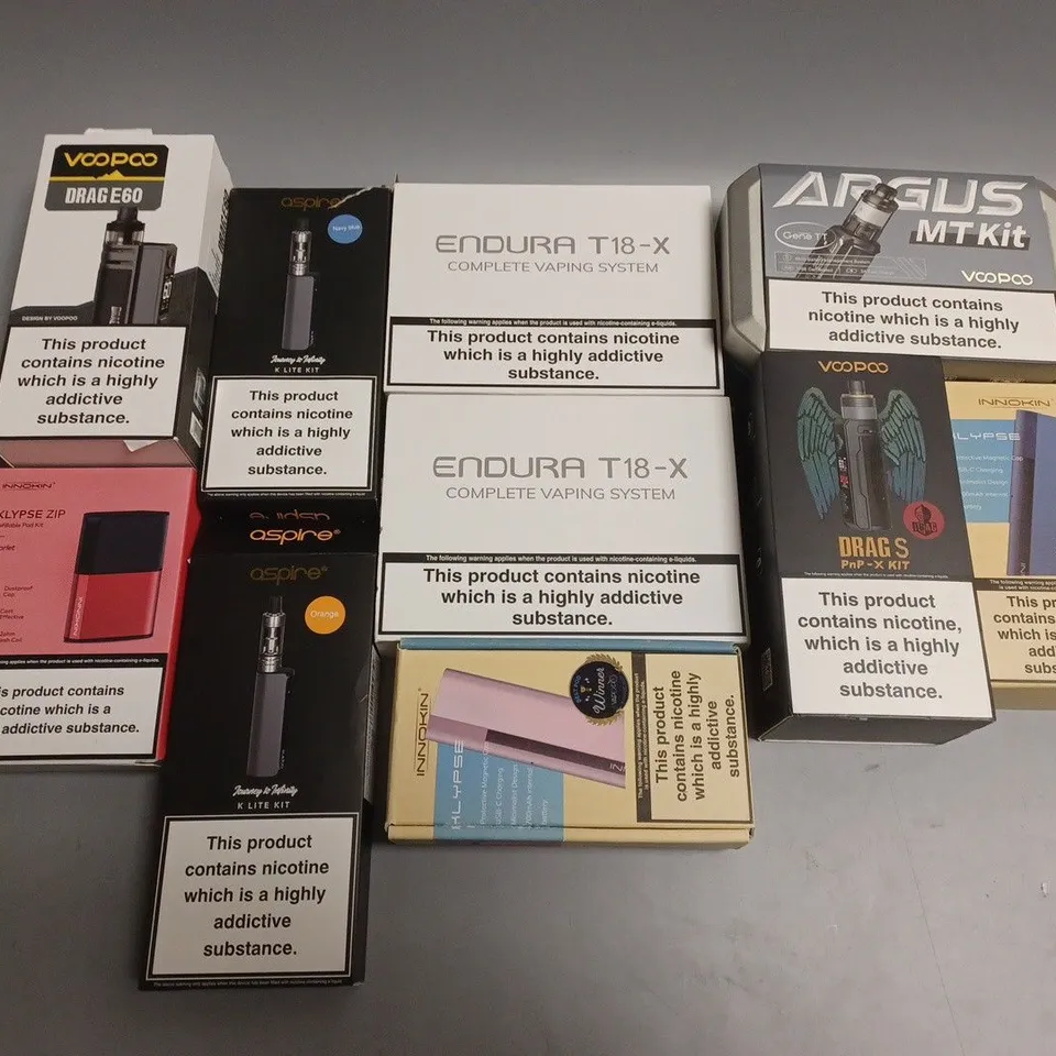 APPROXIMATELY 10 ASSORTED E-CIGARETTE PRODUCTS TO INCLUDE ARGUS MT KIT, VOOPOO, ASPIRE ETC 