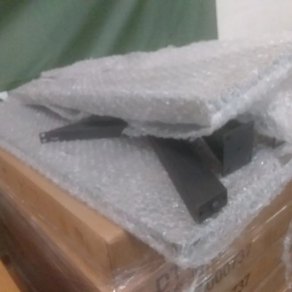 AVENUE INDUSTRIAL CONCRETE EFFECT TABLE AND BENCH PARTS