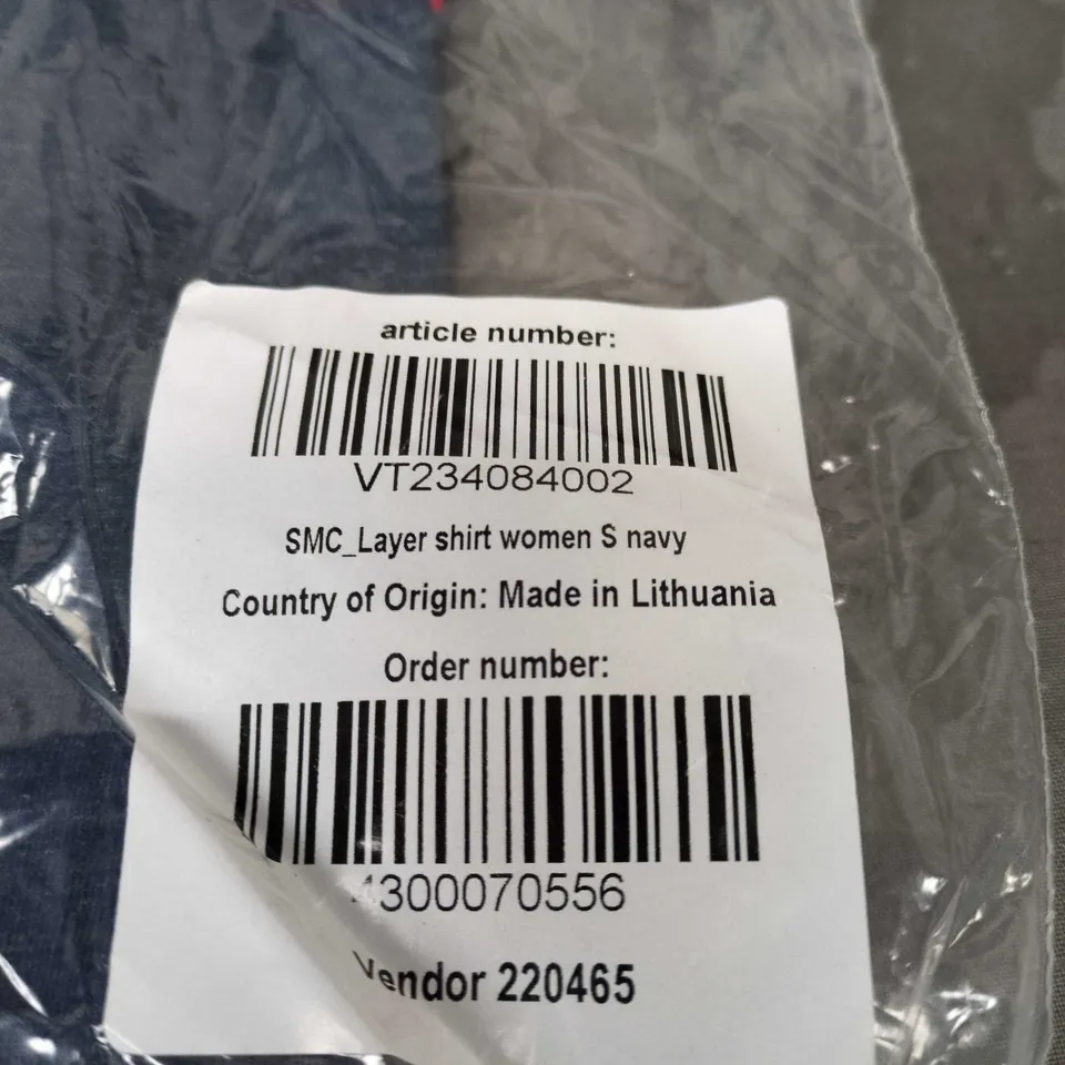 RED BULL LAYER SHIRT NAVY WOMENS SMALL. BAGGED