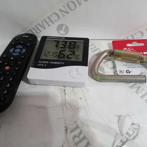 APPROX 20 HOUSEHOLD ITEMS TO INCLUDE SKYQ REMOTE, CARABINERS, DIGITAL CLOCK