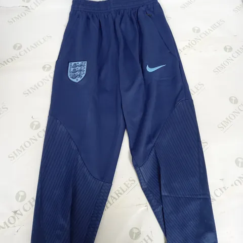 NIKE ENGLAND FC TRAINING PANTS SIZE 16