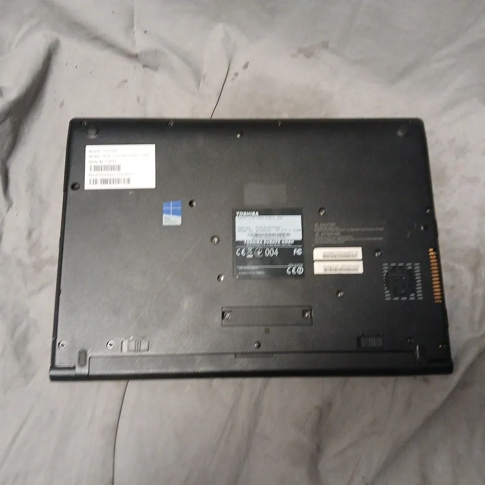 TOSHIBA SATELLITE PRO R40C LAPTOP 