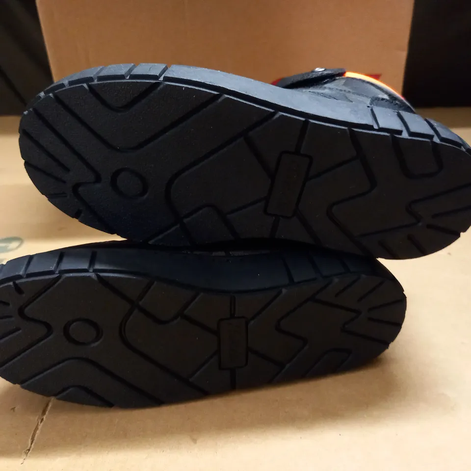 BOXED PAIR OF SPROX BOOTS - 33