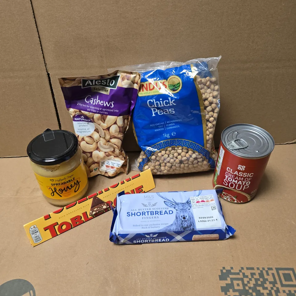 APPROXIMATELY 10 ASSORTED FOOD/DRINK PRODUCTS TO INCLUDE SHORTBREAD, CHICK PEAS, HONEY ETC 