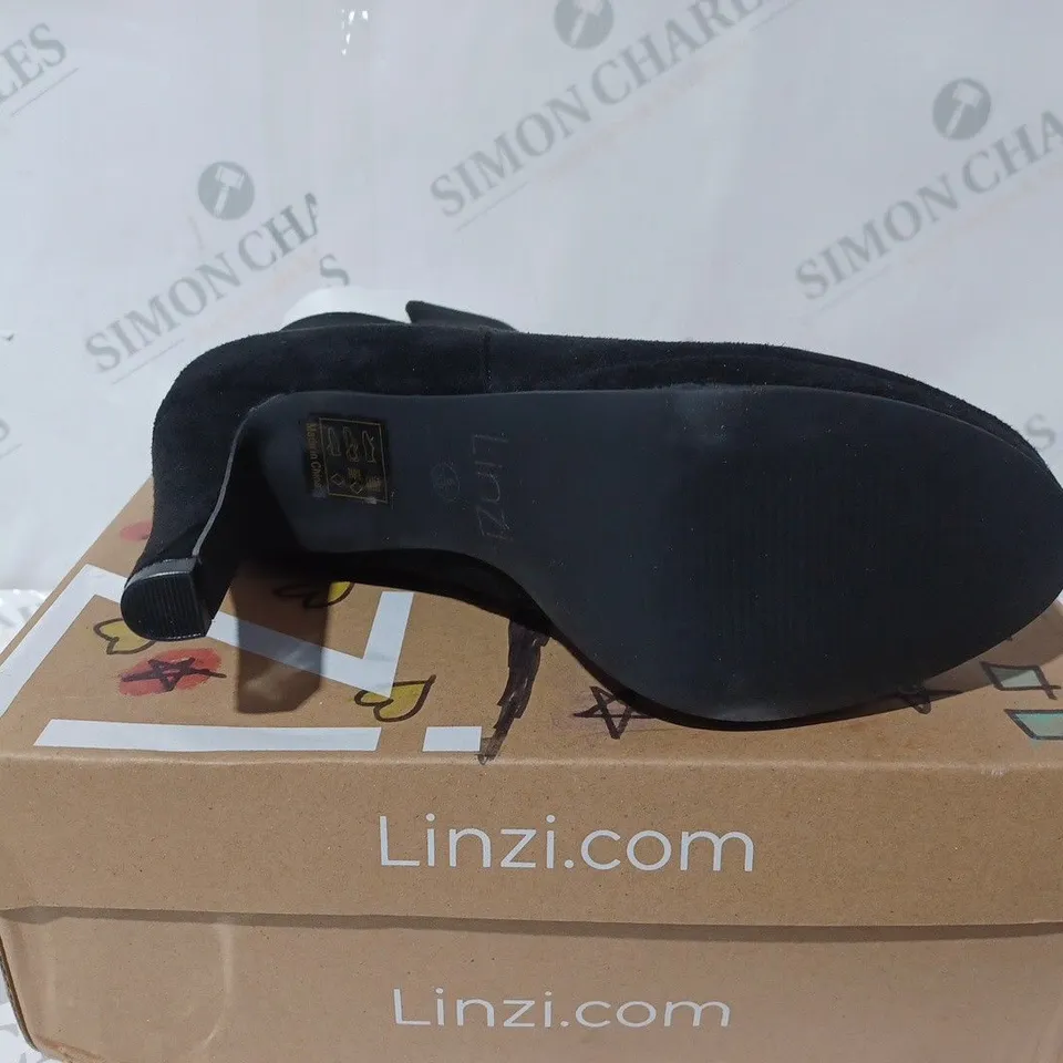 LINZI BLACK BOOTS LAYARA - SIZE 6