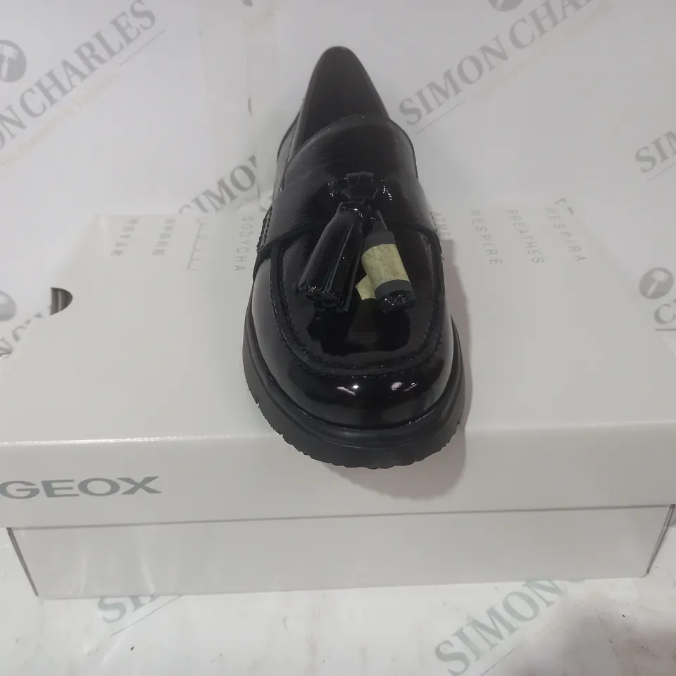 BOXED PAIR OF GEOX RESPIRA LOAFERS IN GLOSSY BLACK UK SIZE 5