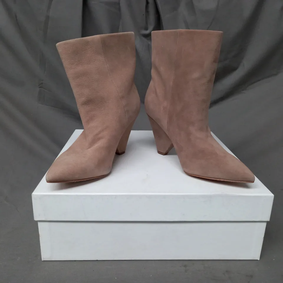 BOXED PAIR OF VINCE CAMUTO REGINA SUEDE ANKLE BOOTS IN TAN EU SIZE 36.5
