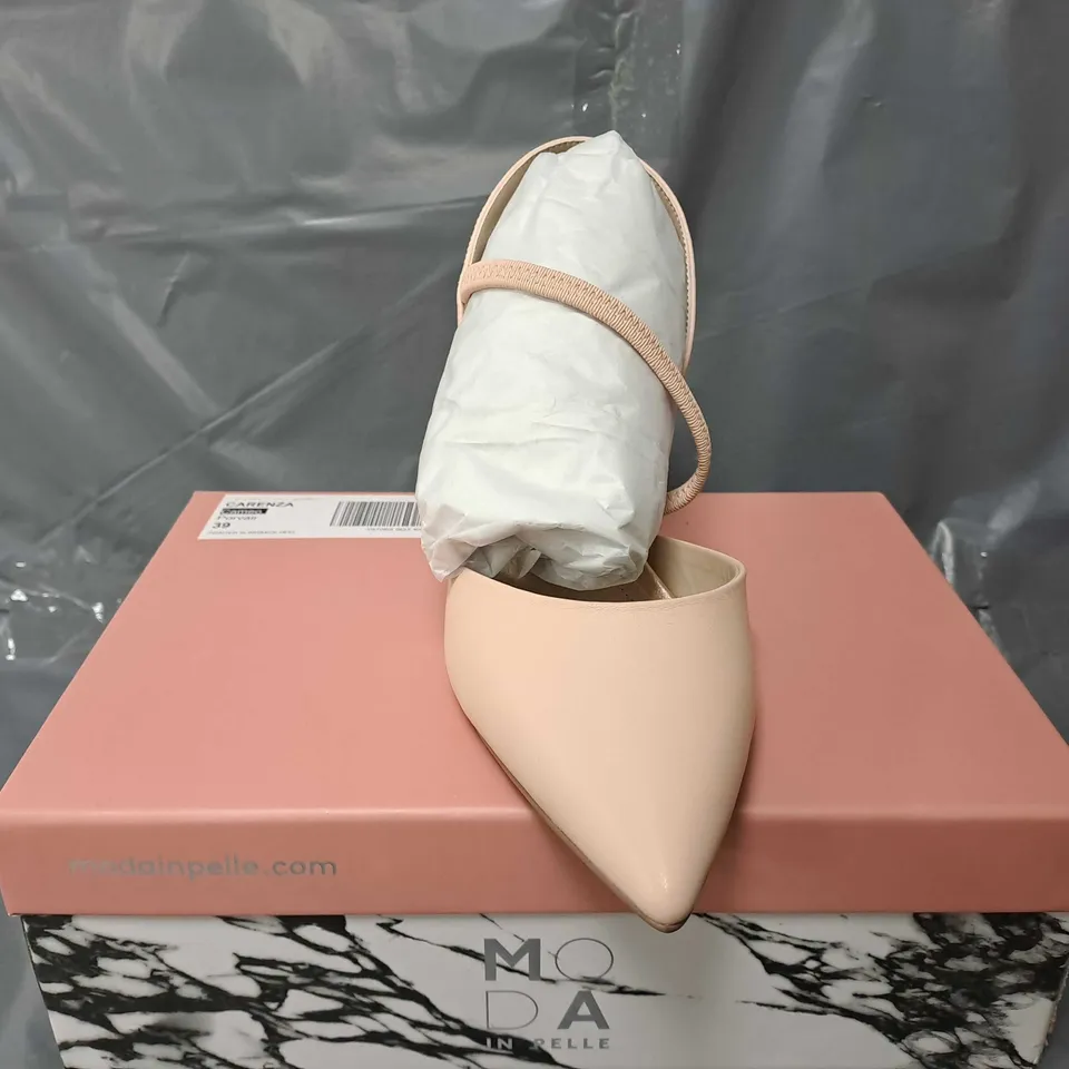 BOXED PAIR OF MODA IN PELLE CARENZA CAMEO PORVAIR HEELS - SIZE 6