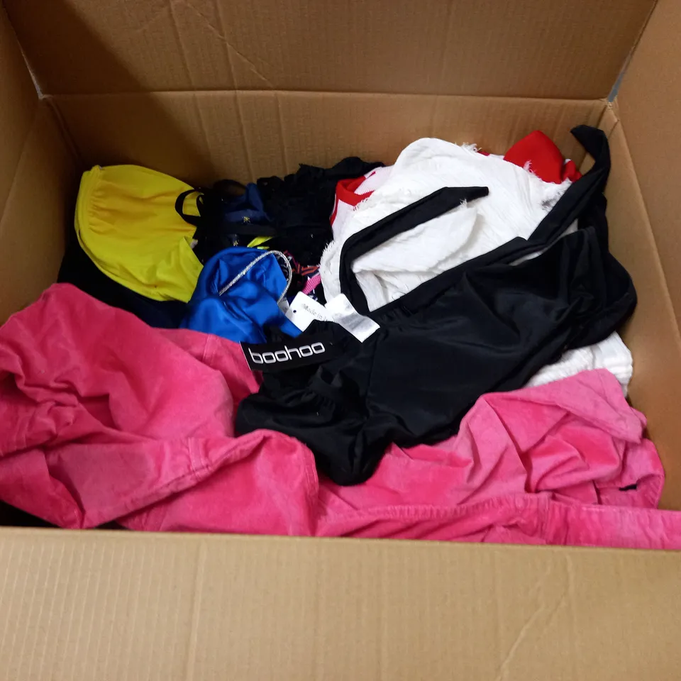 LARGE QUANTITY OF ASSORTED CLOTHING ITEMS MINT VELVET, GUESS AND H&M