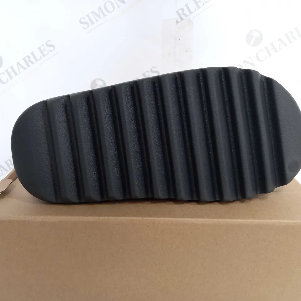 BOXED ADIDAS YEEZY SLIDES IN BLACK - UK 8 