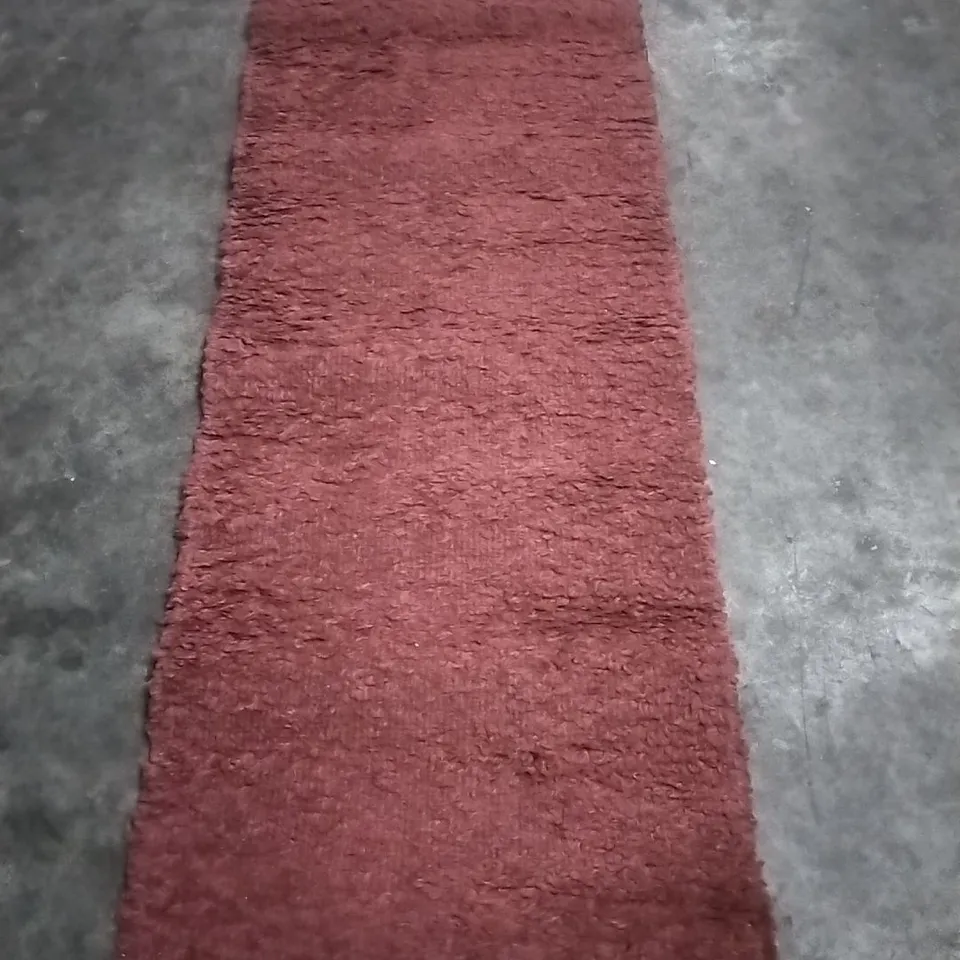LAKELY LOOPED / HOOKED BURGUNDY RUG APPROXIMATELY 67X180CM