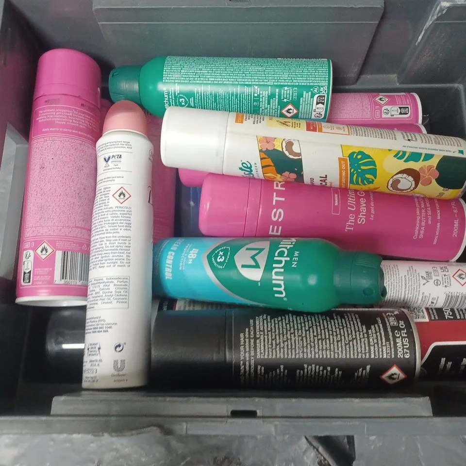 APPROXIMATELY 12 ASSORTED AEROSOLS TO INCLUDE SOUDAL GAP FILLER, MITCHUM CLEAN CONTROL, GLOWFORCE SELF TAN, ETC - COLLECTION ONLY