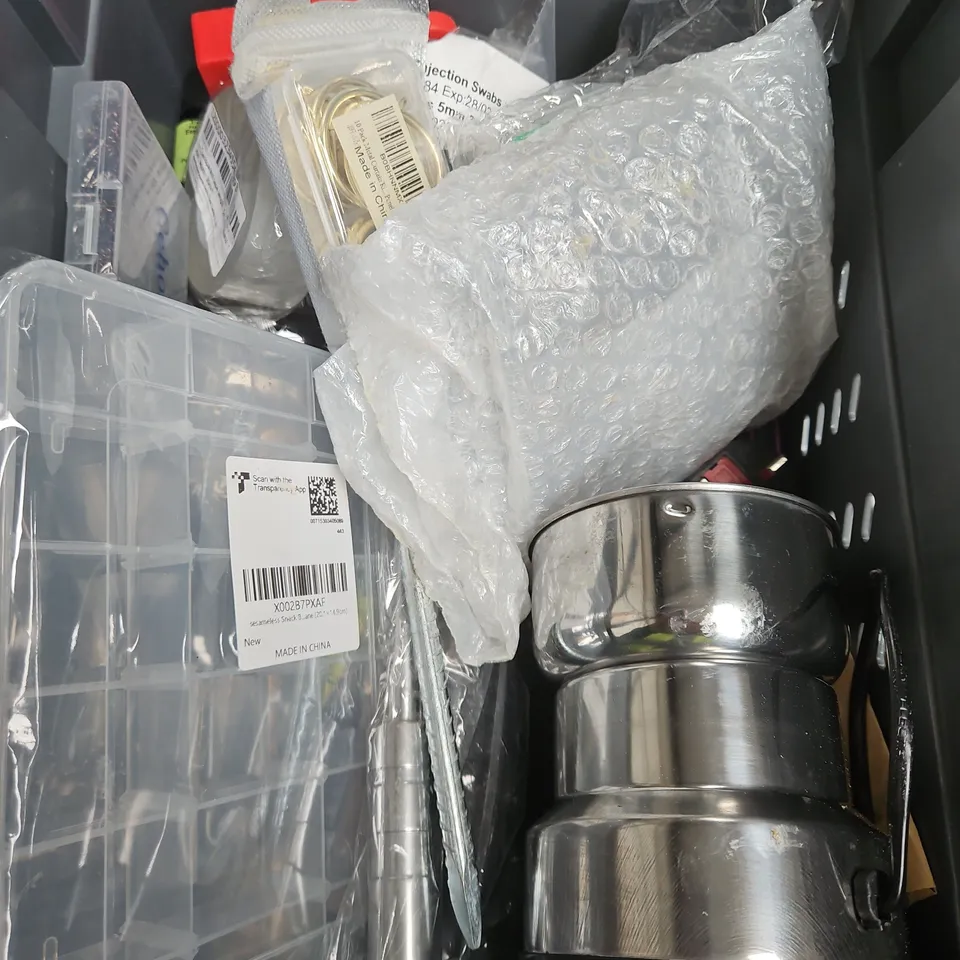 APPROXIMATELY 15 ASSORTED HOUSEHOLD ITEMS TO INCLUDE SURFACE WIPES, SEALING MACHINE, DOOR LOCK ETC 
