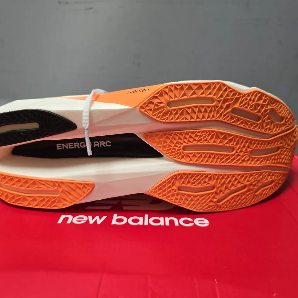 NEW BALANCE MENS FUELCELL SUPERCOMP ELITE V4 WIDE - UK 11