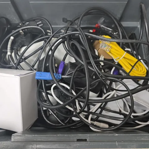 APPROXIMATELY 12 ASSORTED HOUSEHOLD ITEMS TO INCLUDE POWER CABLES, ROUTER, ETC