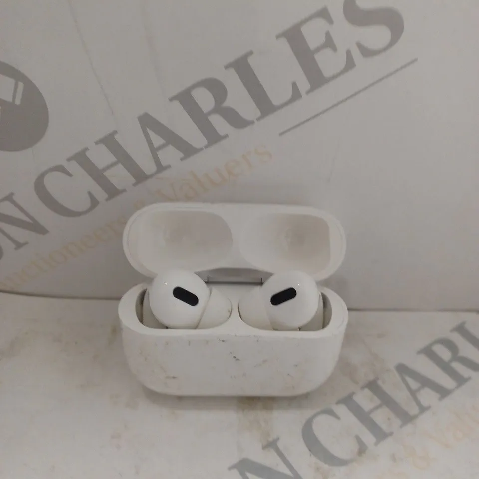 UNBOXED WIRELESS EARBUDS WITH CHARGING CASE IN WHITE 