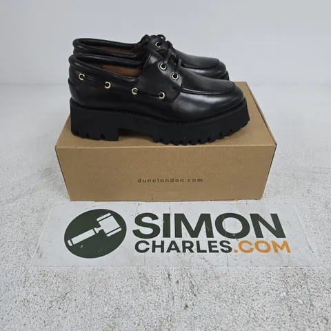BOXED PAIR OF DUNE BLACK LEATHER CHUNKY LACE UP BOAT SHOES - SIZE 7