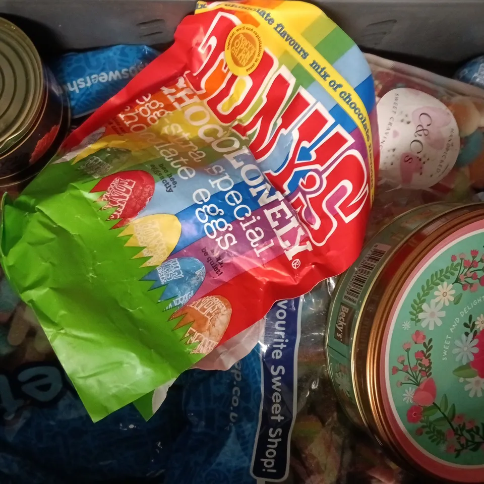 APPROXIMATELY 8 ASSORTED FOOD AND DRINK ITEMS TO INCLUDE POPCORN, GROUND COFFEE, ETC