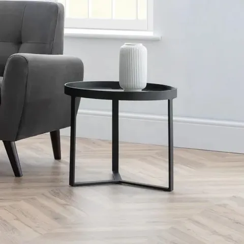 BOXED LAMP TABLE IN BLACK / SMOKED GLASS ( 1 BOX )