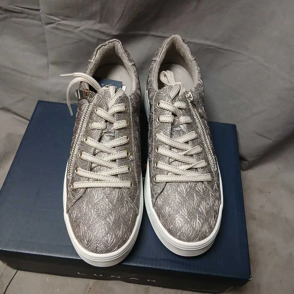 LUNAR LAYNE PEWTER WOMEN'S SNEAKERS – UK 7 (EUR 40)