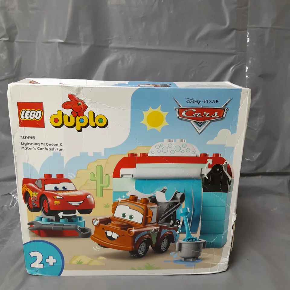 LEGO DUPLO CARS LIGHTNING MCQUEEN AND MATER'S CAR WASH FUN