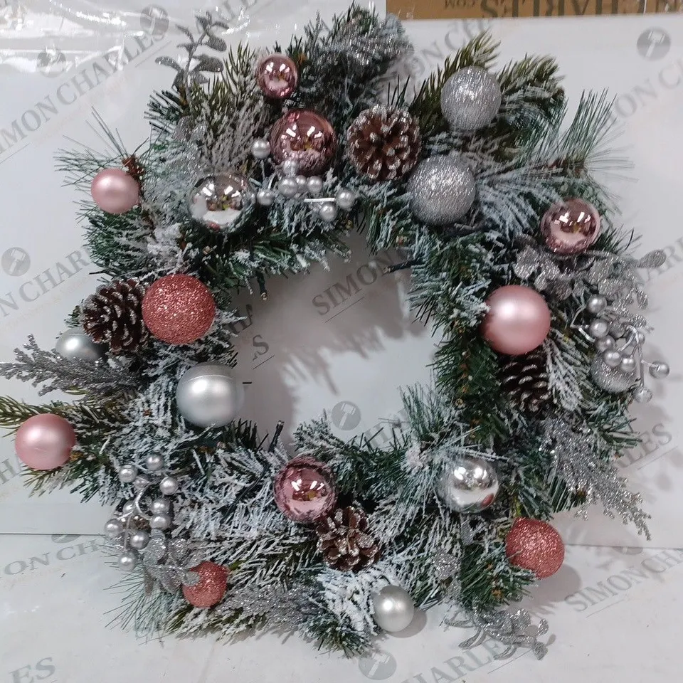 HOME REFLECTIONS PRE-LIT EMBELLISHED WREATH