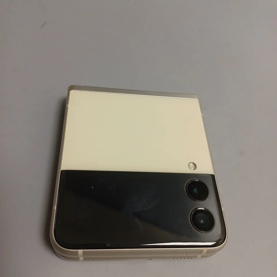 GALAXY Z FLIP3 