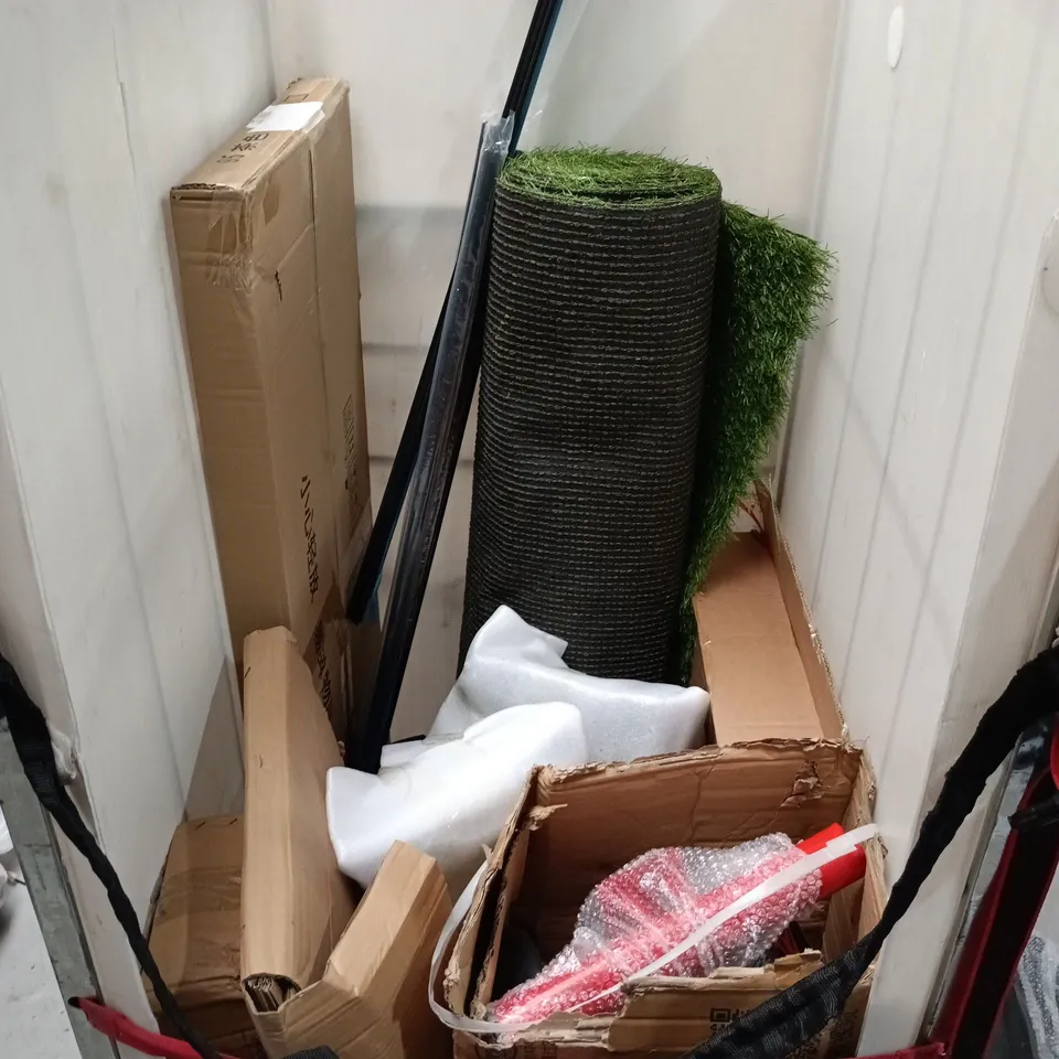 LOT OF APPROXIMATELY 17 ASSORTED HOUSEHOLD ITEMS TO INCLUDE ROLLED ARTIFICIAL GRASS, AIR COLLERS, WOOD EFFECT LAMINATE TILES AND KIDS BIKE