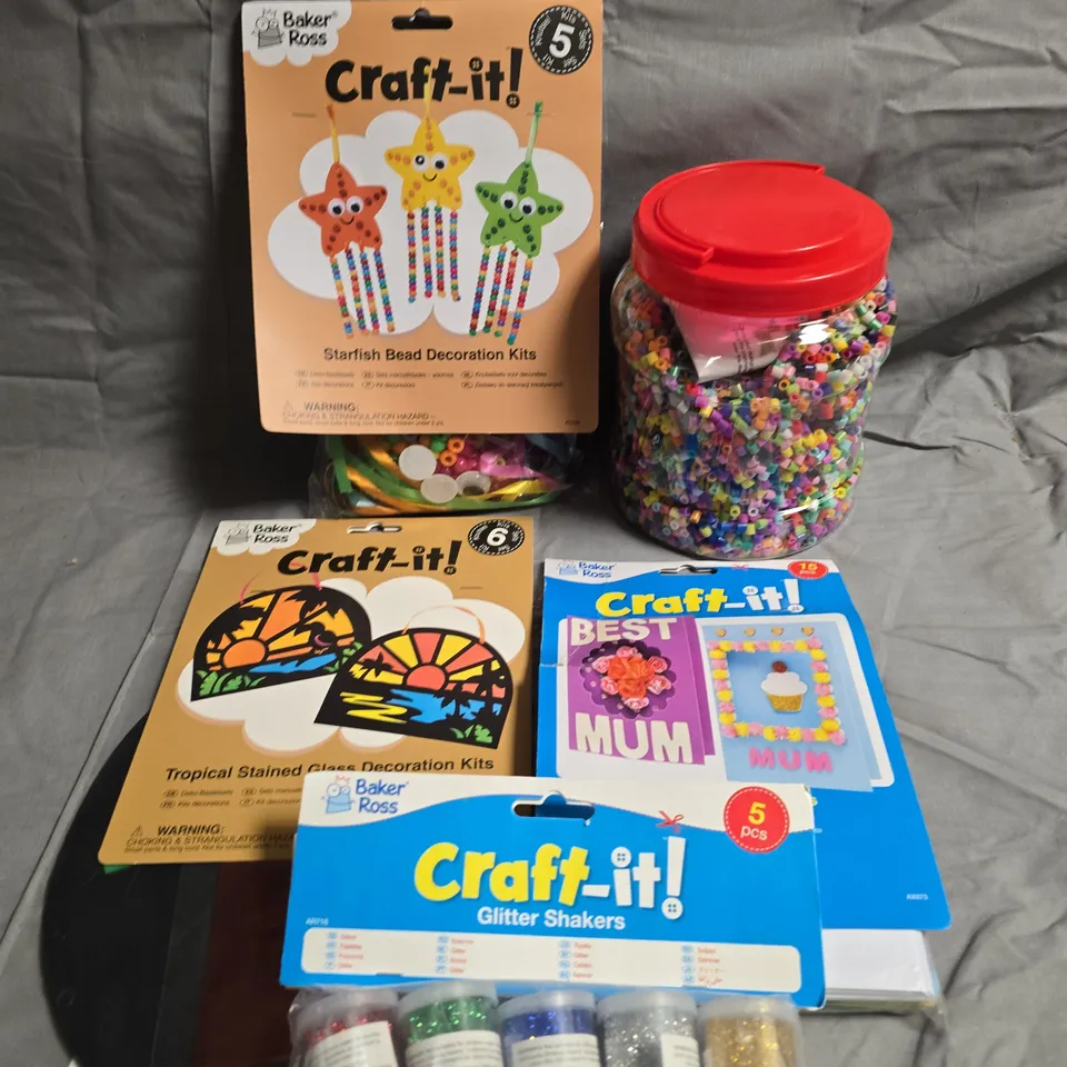TOTE OF ASSORTED ARTS AND CRAFTS ITEMS 