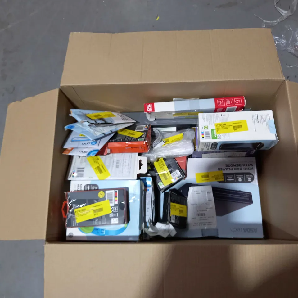 BOX OF APPROXIMATELY 22 ASSORTED ITEMS TO INCLUDE A PAIR OF RX1 WIRELESS HEADPHONES. A WIRED KEYBOARD, A PERSONAL CD PLAYER AND A HDMI DVD PLAYER WITH REMOTE 